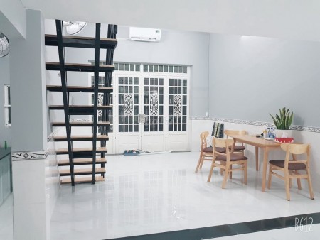 Mình cần cho thuê nhà Quận 8 rộng 60m2 (5mx12m), giá 8 triệu/tháng, lh 0909113324