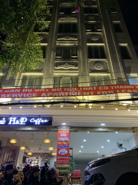 Cho thuê nguyên tòa nhà 4 tầng diện tích 300m2 vị trí đắt đại thuận tiện kinh doanh