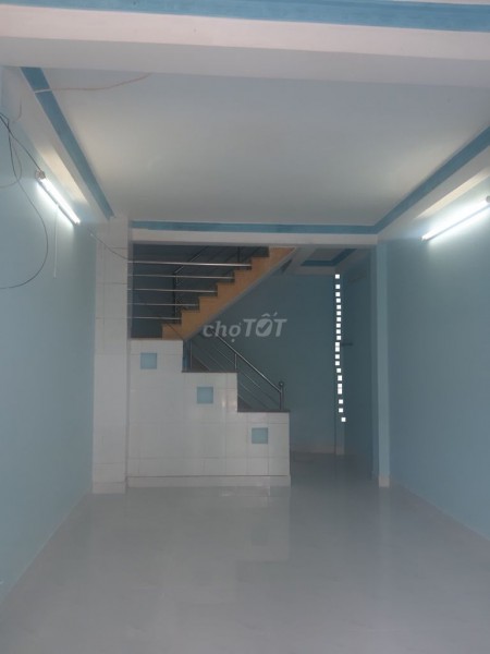 Cho thuê nhà nguyên căn hẻm xe hơi đường Âu Cơ, Phường Phú Trung, Quận Tân Phú.