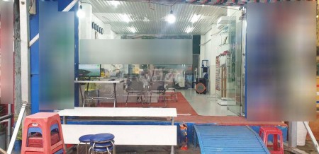 Chính chủ cho thuê nhà rộng 180m2, 2 tầng, mt Lạc Long Quân, Quận 11, giá 19 triệu/tháng