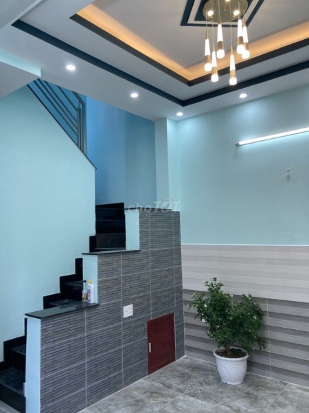 Cho thuê nguyên căn rộng. 18m2, khu dân cư, còn mới, hẻm Đoàn Văn Bơ, Quận 4, giá 6 triệu/tháng