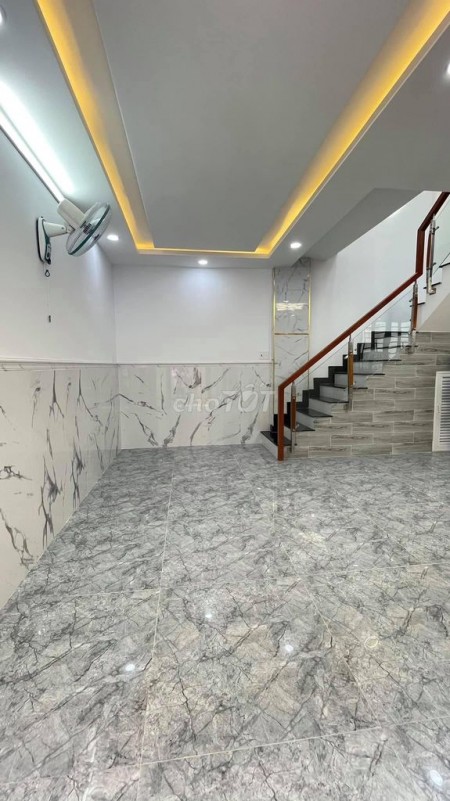 Cho thuê căn nhà nguyên căn 2 tầng còn mới tại đường Quang Trung, Gò Vấp