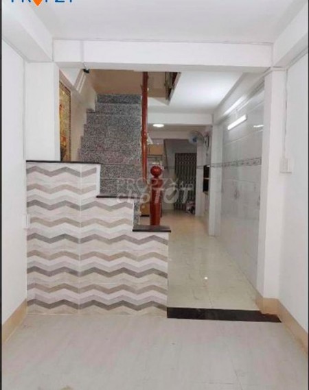 Nhà nguyên căn đường Trần Phú, Quận 5 diện tích sử dụng 124m2, gồm 4 tầng, 5pn