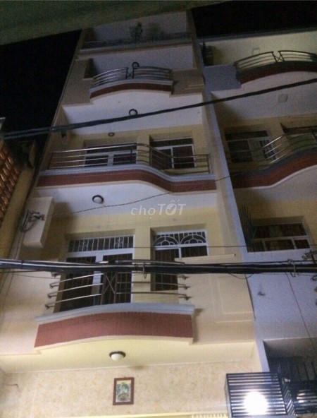 Nhà nguyên căn đang trống cần cho thuê, 5 tầng, 6PN tại đường Nguyễn Trãi, Quận 1