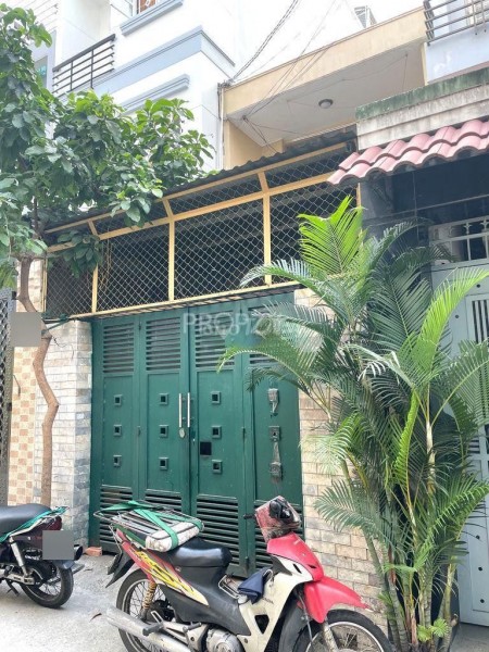 Cho thuê nhà nguyên căn trên đường Ba Tháng Hai, Quận 10. Dtsd 144m2