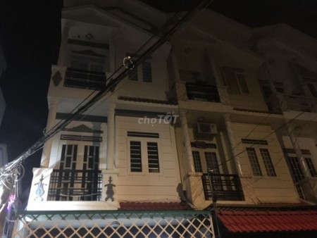 Cho thuê nhà nguyên căn dt 4m x 12.5m, tại thị trấn Nhà Bè giá chỉ 6 triệu/tháng