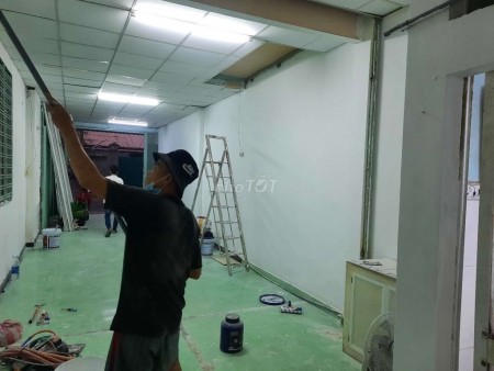 Nhà mặt tiền 63 Miếu Gò Xoài, Bình Tân cần cho thuê nhà rộng 120m2, 2 tầng, giá 11 triệu/tháng