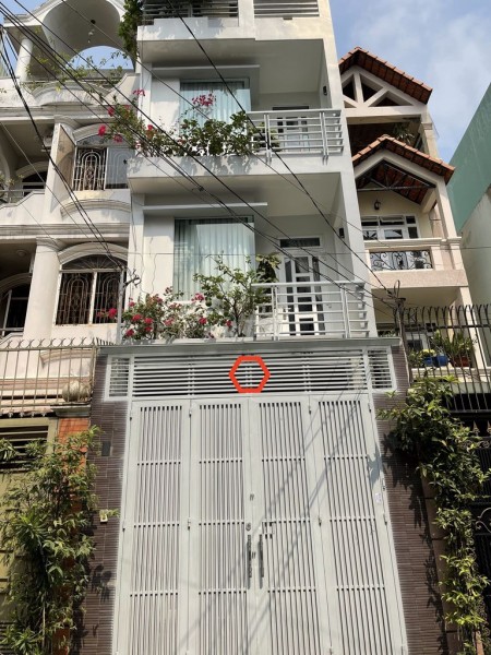 Cho thuê căn nhà 82m2, 1 trệt trống suốt và 3 lầu tổng dtsd 340m2 tại Thích Quảng Đức,PN