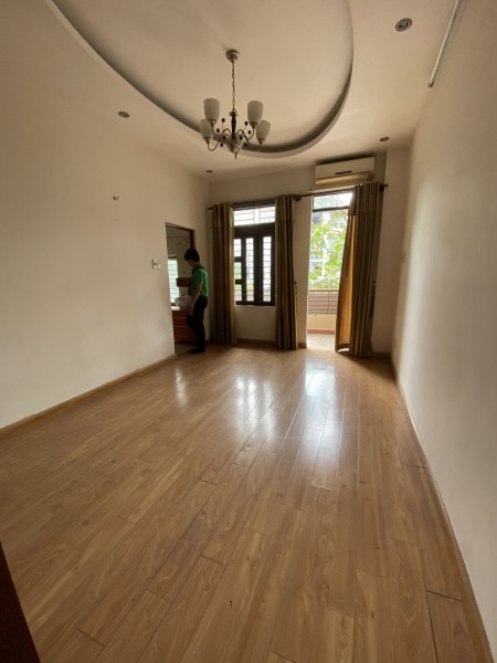 Cho thuê Nhà Mặt Tiền Hoa Lan 4x18, trệt, 3L, 4PN – 35tr