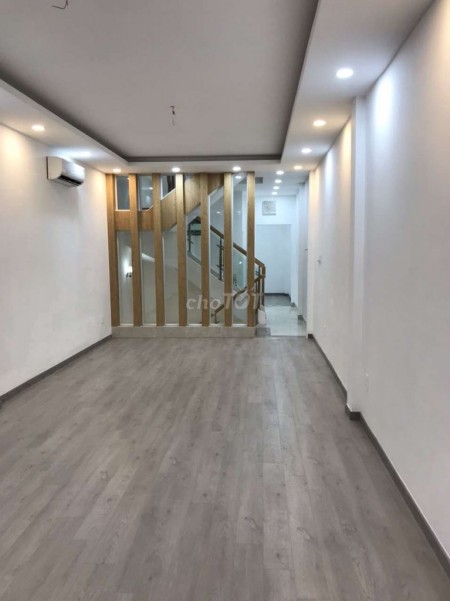 Cần cho thuê căn nhà tại Phú Nhuận, đường hẻm rộng rãi thuận tiện kinh doanh