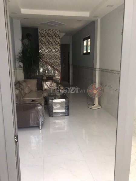 Nhà nguyên căn cần cho thuê tại đường Lò Siêu, Quận 11. Giá thuê 15 triệu