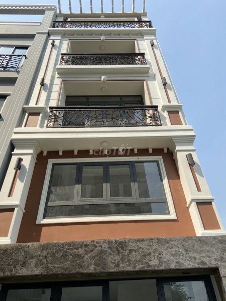 Nhà vị trí đẹp xe hơi xe tải quay đầu thoải mái, Thuận tiện kinh doanh nhiều mô hình. Có Thương Lượng