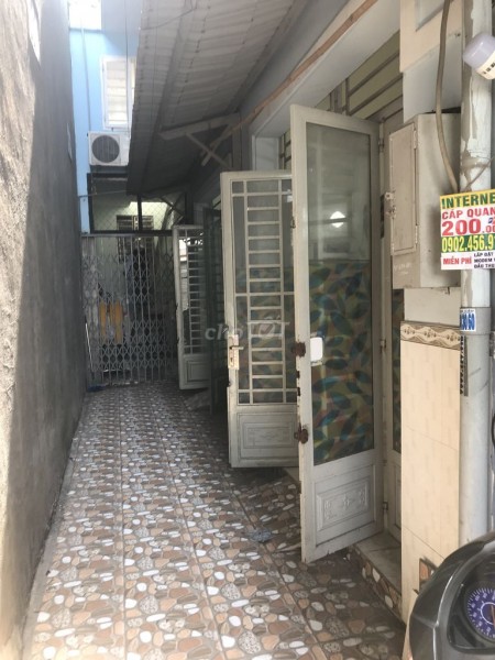 Nhà cho thuê nguyên căn 59m2 có 1 trệt 1 lững và 1 lầu tại đường Quốc Lộ 1A, Quận 12