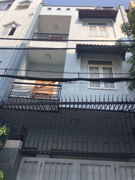 Cho thuê căn nhà 180m2, 1 trệt và 4 lầu tại đường Nguyễn Gia Trí ( D2 cũ ) Bình Thạnh. Giá thuê 30 triệu/tháng