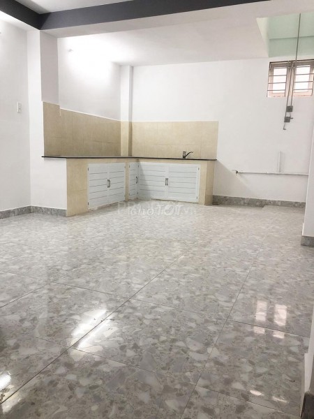 Chủ có nhà trống 100m2 chưa sử dụng cần cho thuê giá 35 triệu/tháng, mt Phan Tôn, Quận 1