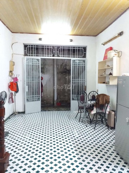 Nhà nguyên căn 1 trệt 1 lầu xây dựng bê tông cốt thép kiên cố, Dt 85m2 trên đường Lê Văn Sỹ