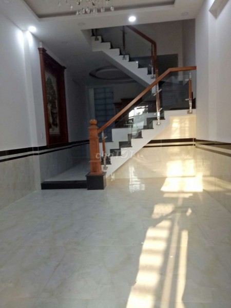 Cho thuê nguyên căn 68m2, 3 tầng, đường số 49, Thủ Đức, giá 15 triệu/tháng