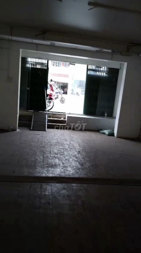 Cho thuê nhà hẻm Nguyễn Văn Cừ, Quận 1, dtsd 60m2, nhà cấp 4, giá 5 triệu/tháng, chưa nội thất