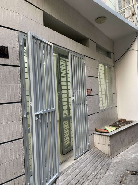 Cho thuê nhà nguyên căn diện tích 24m2 ( 6m x 4m ), gồm 1 trệt và 4 lầu