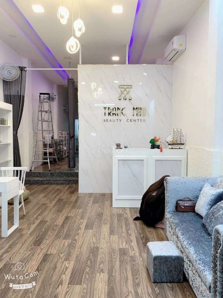 Nhà siêu đẹp sở hữu vị trí mặt tiền đắc địa để kinh doanh tại Đoàn Văn Bơ, Quận 4
