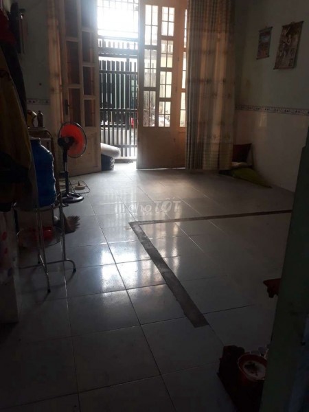 Cho thuê nguyên căn Quận Bình Tân, dtsd 40m2, 2 tầng, giá 5.5 triệu/tháng, lh 0986939548