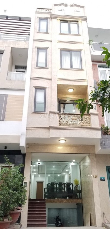 Cho thuê căn nhà 5pn, Diện tích 4m x 20m, 1 trệt 3 lầu và có sân thượng tại Quận 2