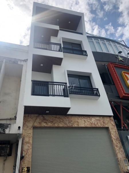 Cho thuê nhà mặt tiền cao cấp mới ngay trung tâm Quận 1 thuận tiện kinh doanh các ngành nghề