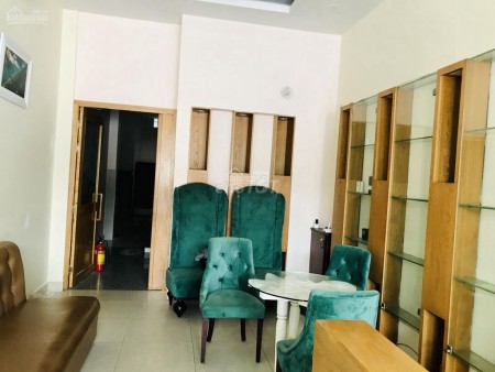 Cho thuê nhà nguyên căn mặt tiền đường Lý Tự Trọng, Phường Bến Thành Quận 1