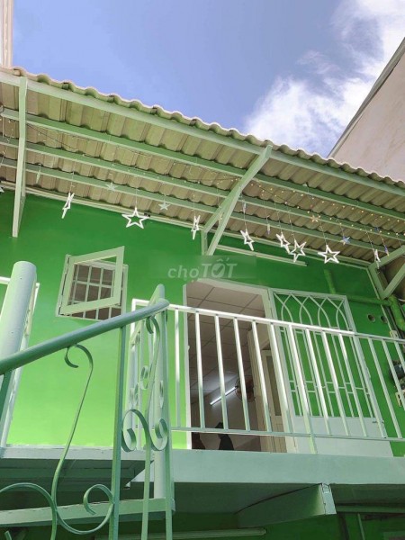 Cho thuê nhà nguyên căn 68m2, 2PN, 3WC.Giá cho thuê 12 triệu/tháng