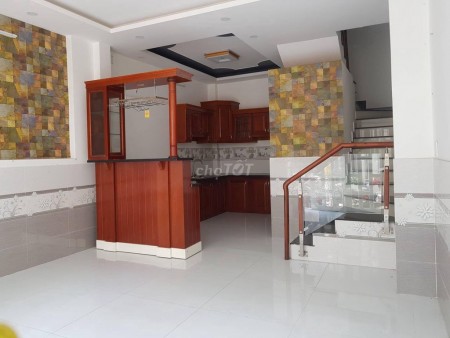 Có căn nhà trống cần cho thuê 17 triệu/tháng. Diện tích 42.7m2, 1 trệt 1 lầu