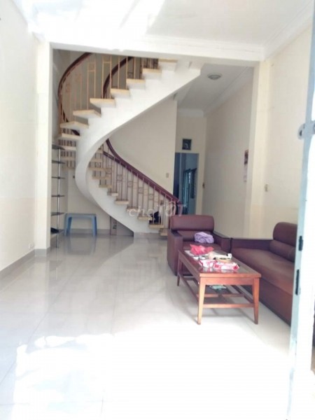 Nhà hẻm ba gác Quận Phú Nhuận cần cho thuê rộng 192m2, 1 lầu, 2 lầu, giá 19.5 triệu/tháng, lh 0903003991