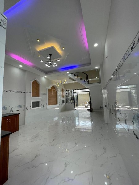 Cho thuê nhà nguyên căn mới xây dựng xong 1 trệt 3 lầu tại Phường Linh Xuân, Thủ Đức
