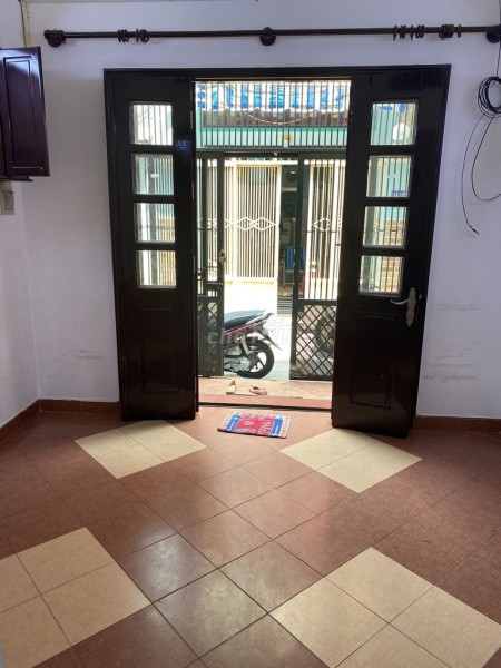 Nhà hẻm an ninh khu dân cư Quận 10 cần cho giá 11 triệu/tháng, dtsd 28m2, lh 0964204764