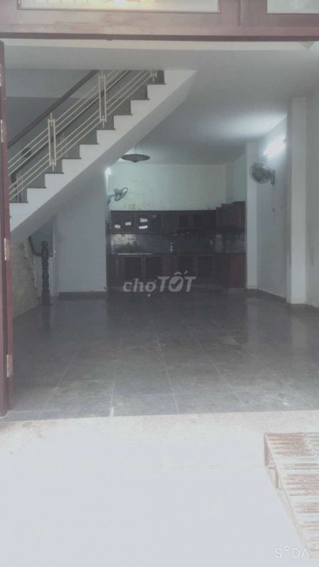 Cần cho thuê nhà nguyên căn trên đường D2 Phường 25, Bình Thạnh. Dt 75m2 ( 5m x 15m )