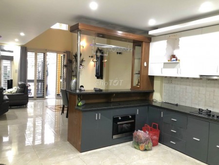 Cho thuê nhà 5 tầng, còn mới, có sẵn đồ cơ bản, giá 15 triệu/tháng, hẻm 117/5B Phan Văn Hân, Bình Thạnh