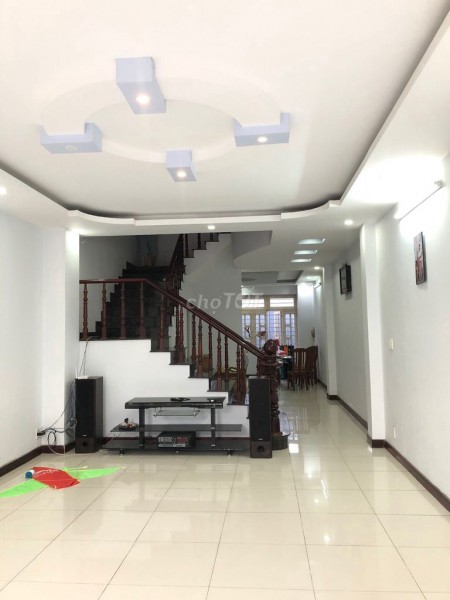 Cho thuê căn nhà trong KDC Nam Long Quận 9. Diện tích 90m2,