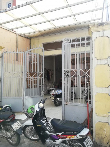 Mình cần cho thuê căn nhà cấp 4, 4m x 20m, vị trí thuận tiện có thể ở hoặc kinh doanh, làm kho xưởng
