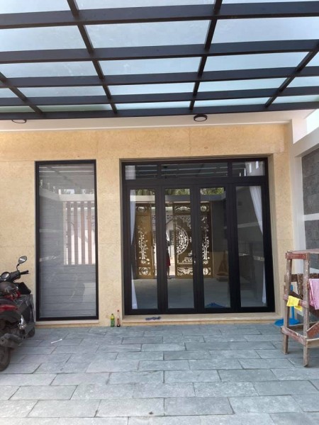 Cho thuê nhà mới xây, dt 105m2, tại đường Trường Lưu, Long Trường Quận 9.