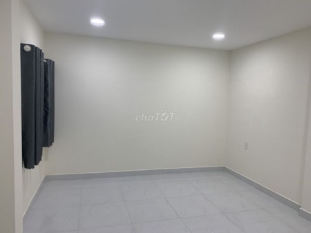Nhà chính chủ cần cho thuê rộng 48m2, 2 PN, nhà trống, giá 11 triệu/tháng, đường Bùi Thị Xuân, Tân Bình