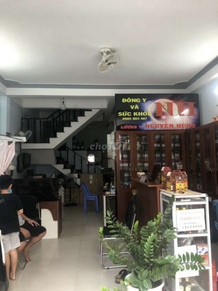 Cho thuê nhà xe hơi đậu được trong nhà rộng 75m2, 2 tầng, 2 PN, giá 10 triệu/tháng, đường số 59, Gò Vấp