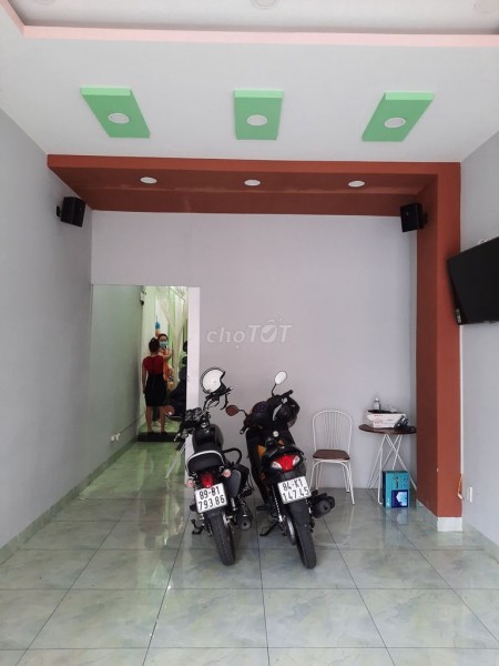 Đường Tân Kỳ Tân Quý, Tân Phú cần cho thuê nguyên căn 68m2, 3 tầng, giá 18 triệu/tháng