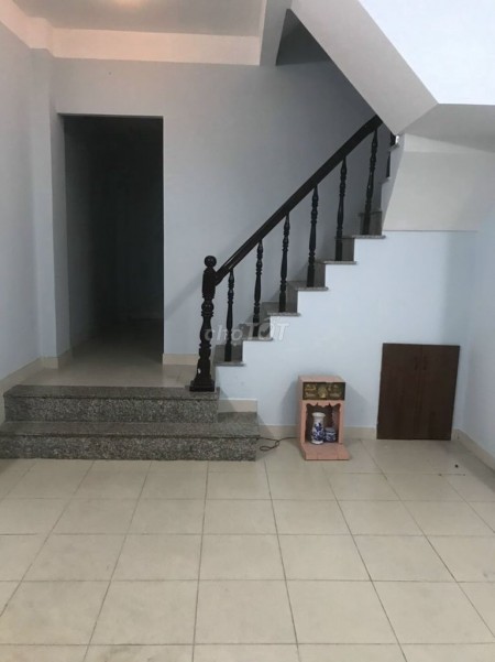 Cho thuê nhà nguyên căn 1 trệt, 2 lầu, 4PN tại đường Phạm Ngủ Lão, P3, Gò Vấp