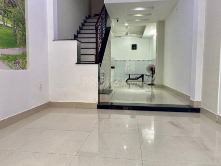 Nhà cho thuê nguyên căn 27tr/tháng. Dt 139m2, với 7PN trên đường Nguyễn Kiệm trung tâm Phú Nhuận