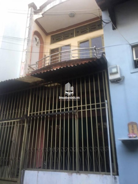 Cho thuê nhà nguyên căn hẻm 5m Đoàn Văn Bơ, P.14, Q.4