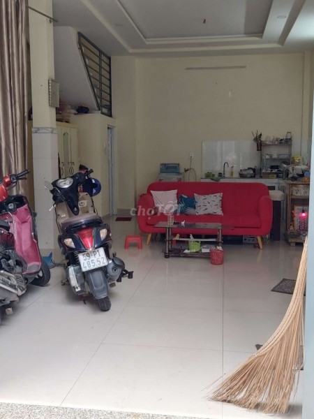 Có nhà trống 1 trệt, 1 lầu, hẻm 380 Bình Long, Quận Bình Tân, dtsd 66m2, giá 8.5 triệu/tháng