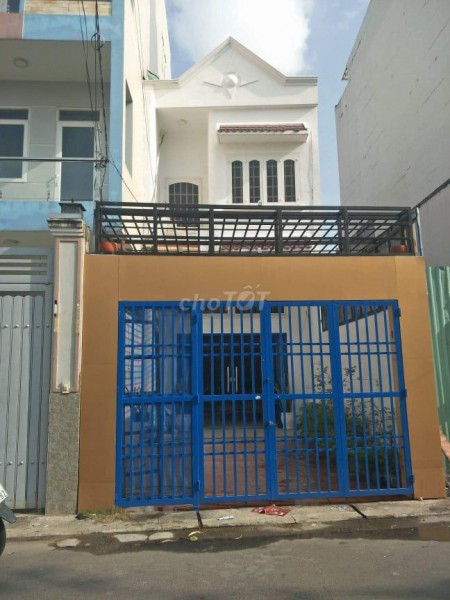 Để trống cần cho thuê nhà Quận 2 rộng 130m2, 2 tầng, còn mới, có sân đậu ô tô, giá 20 triệu/tháng, lh 0707110896