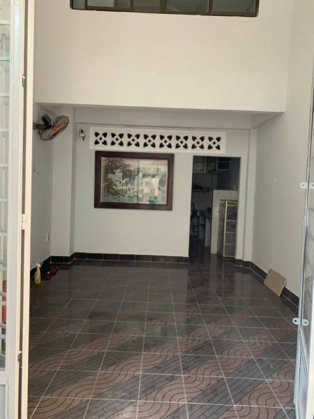 Cho thuê căn nhà dtsd 96m2, 3pn, 2wc, gần nhà đầy đủ tiện ích đường Nhiêu Tứ Phú Nhuận