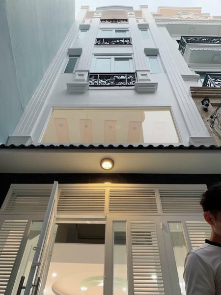 Cho thuê căn nhà mới, sạch sẽ, dt 4m x 12m, có 5PN, 5WC, ban công, sân thượng thoáng mát, view đẹp