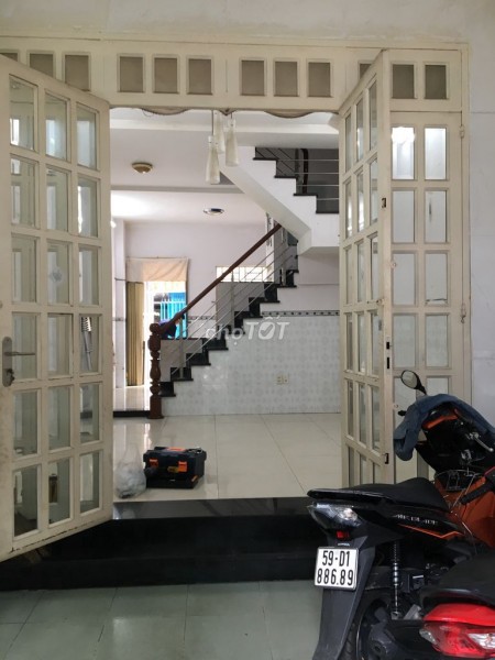 Cho thuê nhà rộng 48m2, bàn giao trống 48m2, 2 tầng kiên cố, giá 6.5 triệu/tháng, hẻm Ao Đôi, Bình Tân