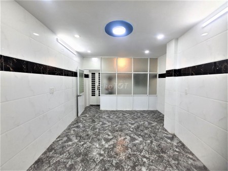 Có nhà hẻm Hai Bà Trưng, Quận 1, cần cho thuê giá 8 triệu/tháng, dtsd 40m2, 2 tầng